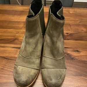 JOAN OF ARCTIC WEDGE II CHELSEA BOOTIE size10